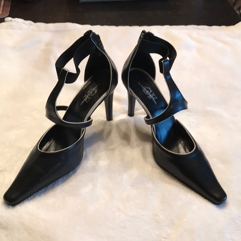 NWOT! GF Glamour Original Pump